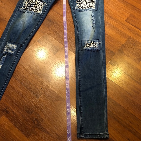 Lucky + Blessed Jeans. Size 4, Skinny Jeans. Comes with leopard patches on front - Picture 16 of 16